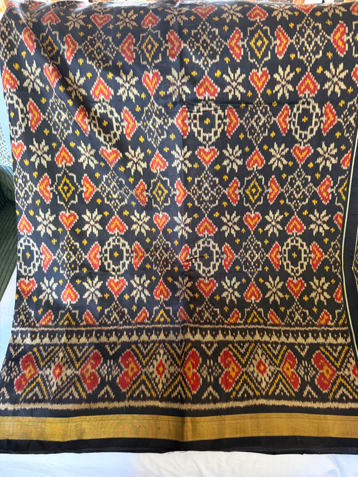 Rajkoti single-ikat Patola silk saree in Manek Chowk design